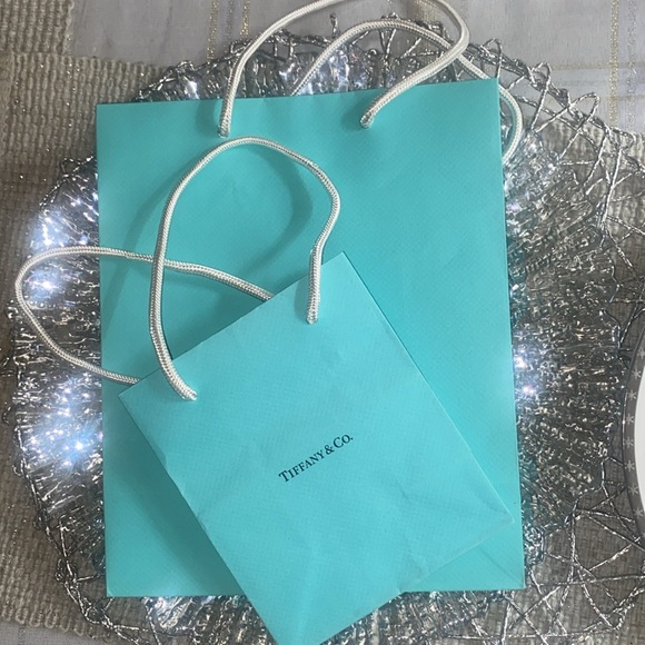 TIFFANY & CO. (2) Shopping bags! - Picture 4 of 6